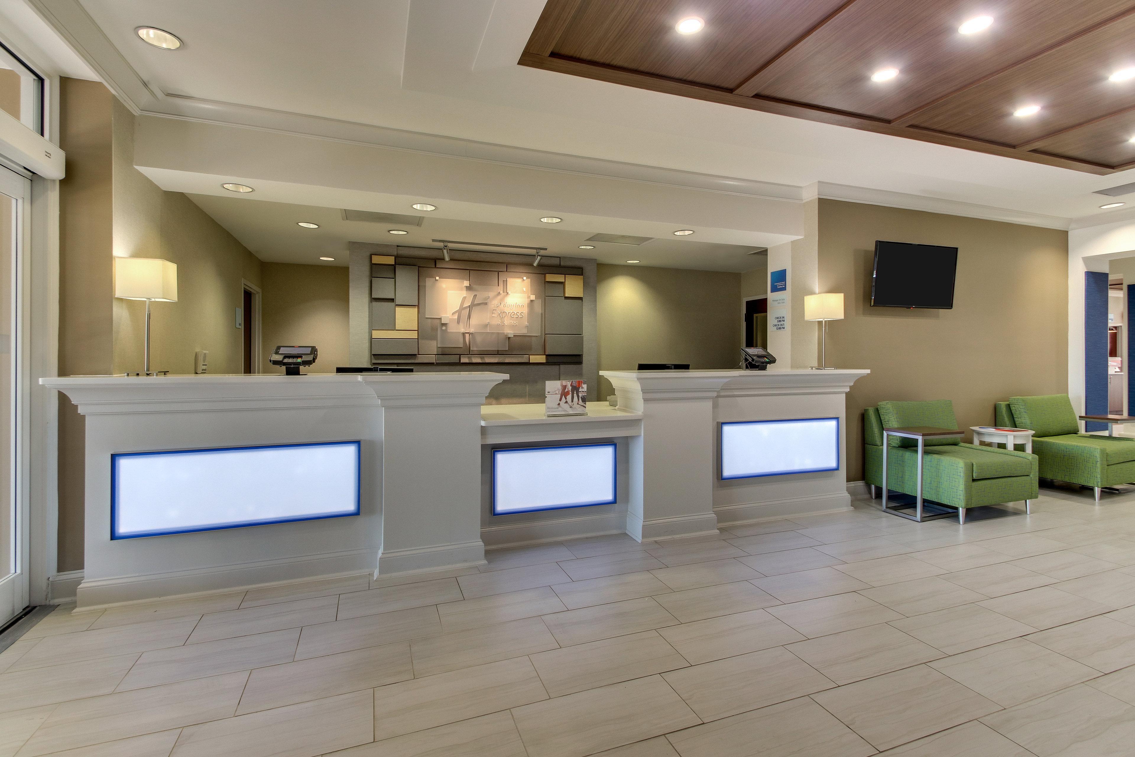 Holiday Inn Express Hotel & Suites Columbus-Fort Benning By Ihg Exterior foto