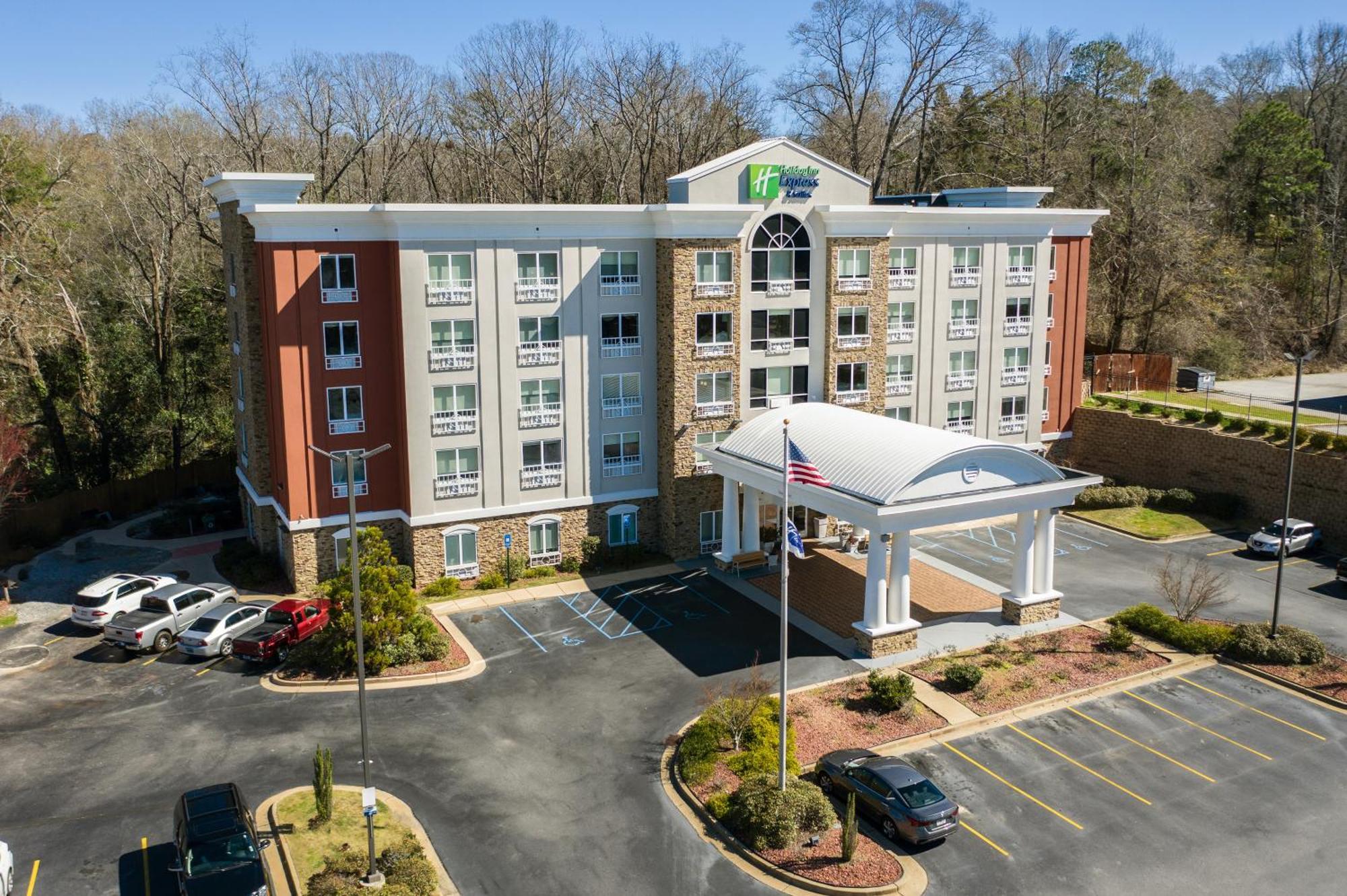Holiday Inn Express Hotel & Suites Columbus-Fort Benning By Ihg Exterior foto